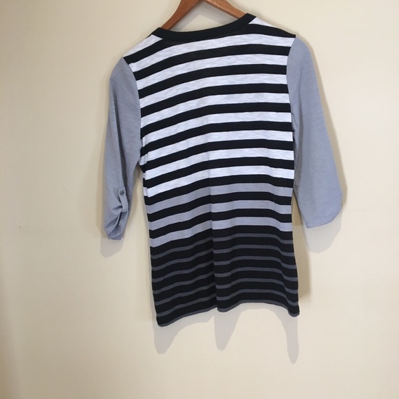 Reitmans 3/4 length top - Picture 3 of 3